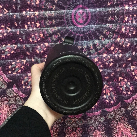 40oz Black HydroFlask - Picture 3 of 3